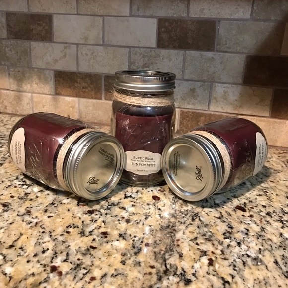 One (1) Pumpkin Spice Scented Candle - Picture 2 of 3